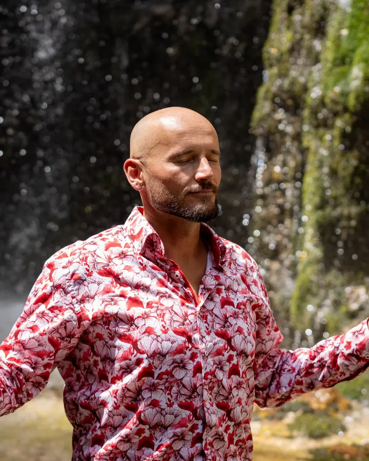 Michael Schmidinger am Wasserfall
